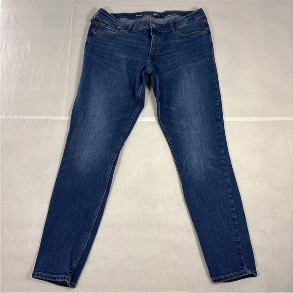Old Navy Pants - Old Navy Women's Skinny Jeans in Dark Blue Wash